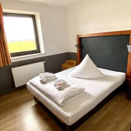 Hotel Castellana Lessien